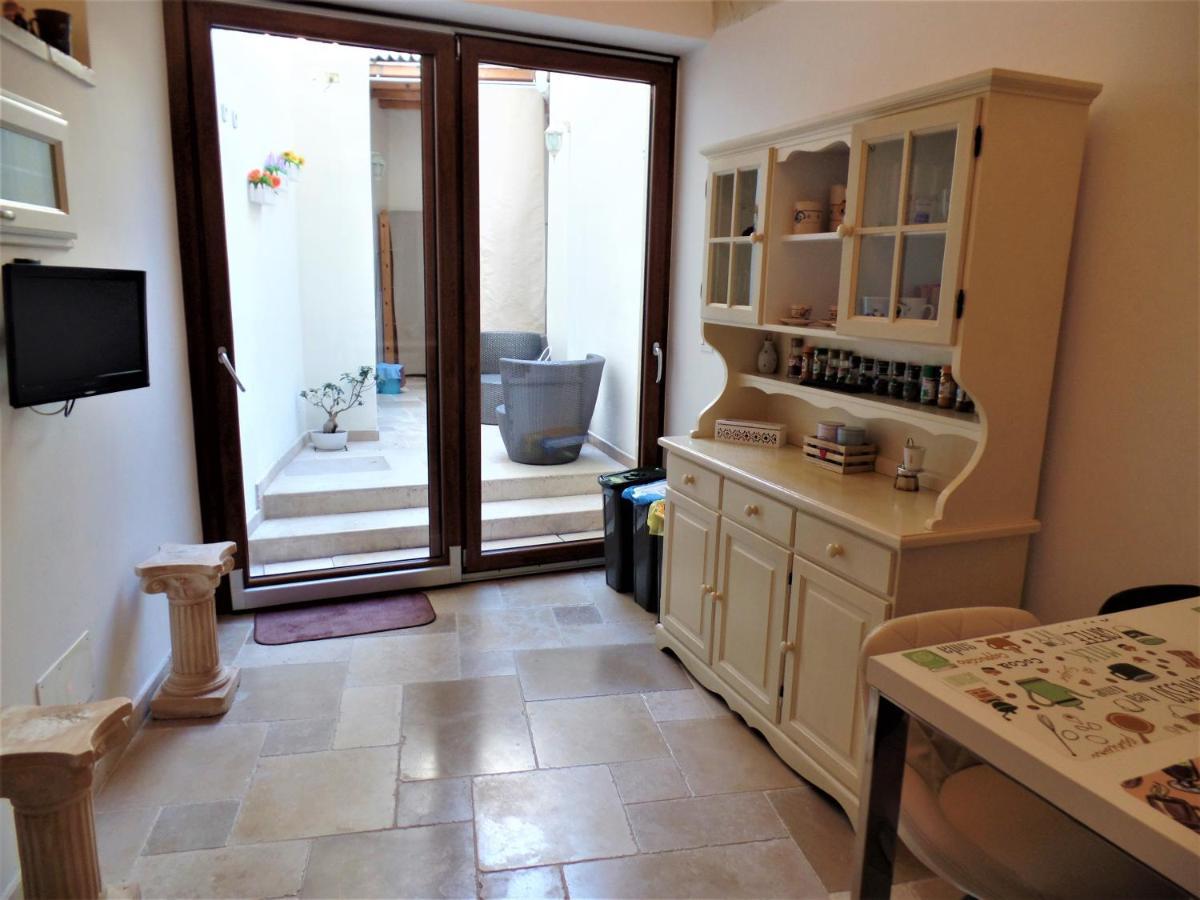 Regina Viarum Apartment, Historic City Centre Brindisi Buitenkant foto